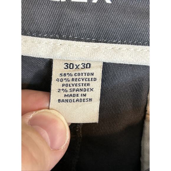 St John's Bay Mens Temp Flex Chino Pants Size 30 Gray Comfort Stretch Mid Rise - Picture 11 of 11
